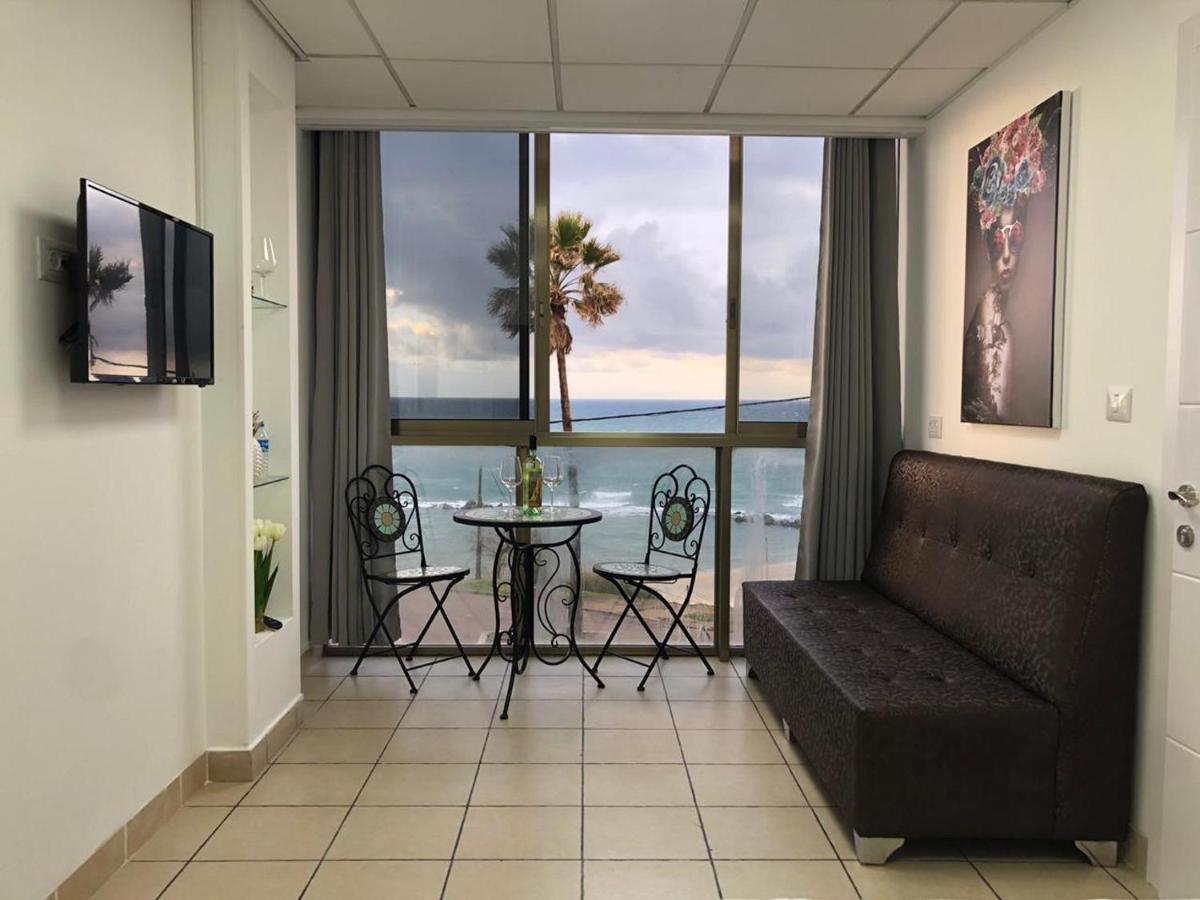 Sea Line Hotel From R&A Group バト・ヤム エクステリア 写真