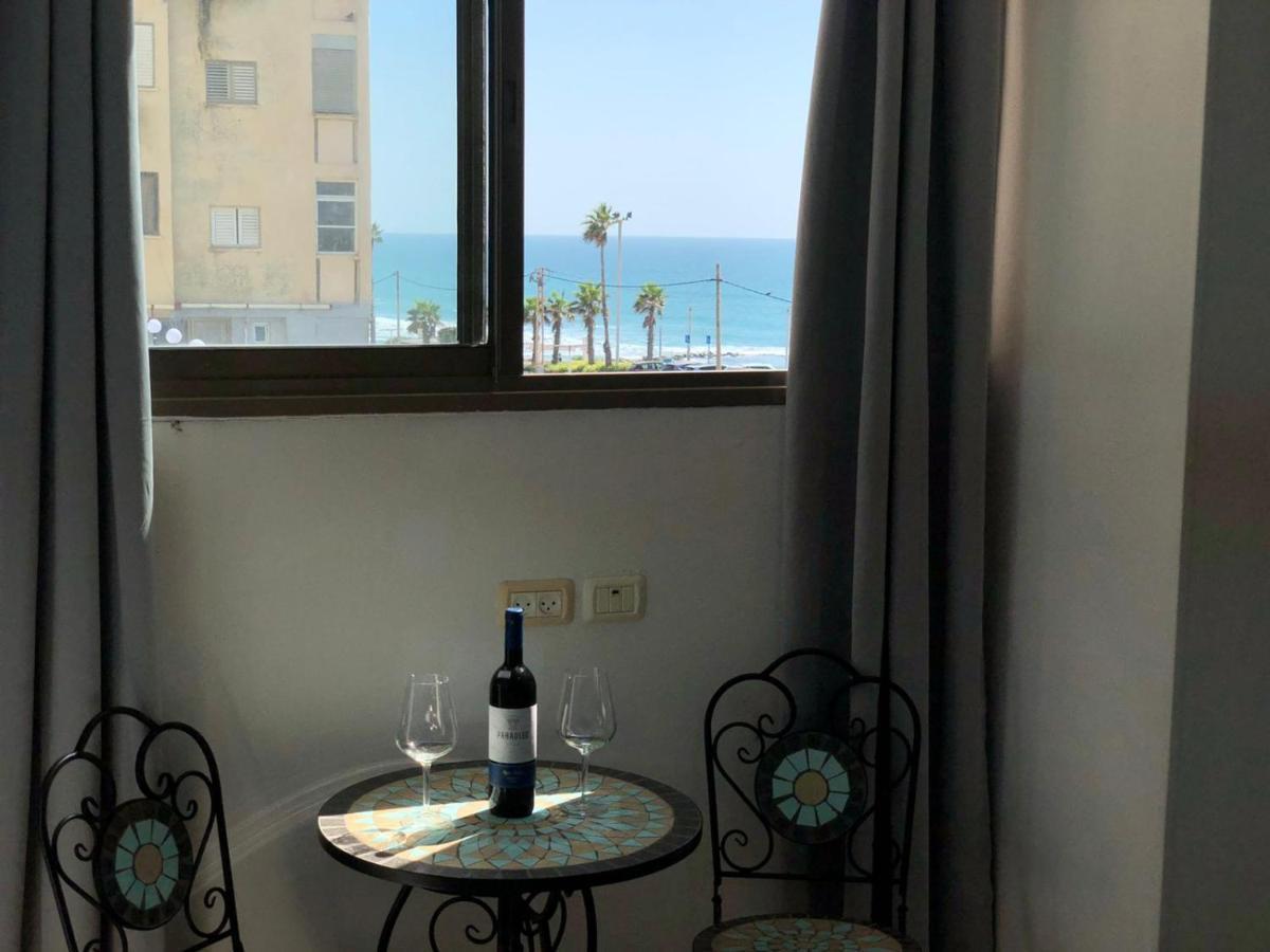Sea Line Hotel From R&A Group バト・ヤム エクステリア 写真