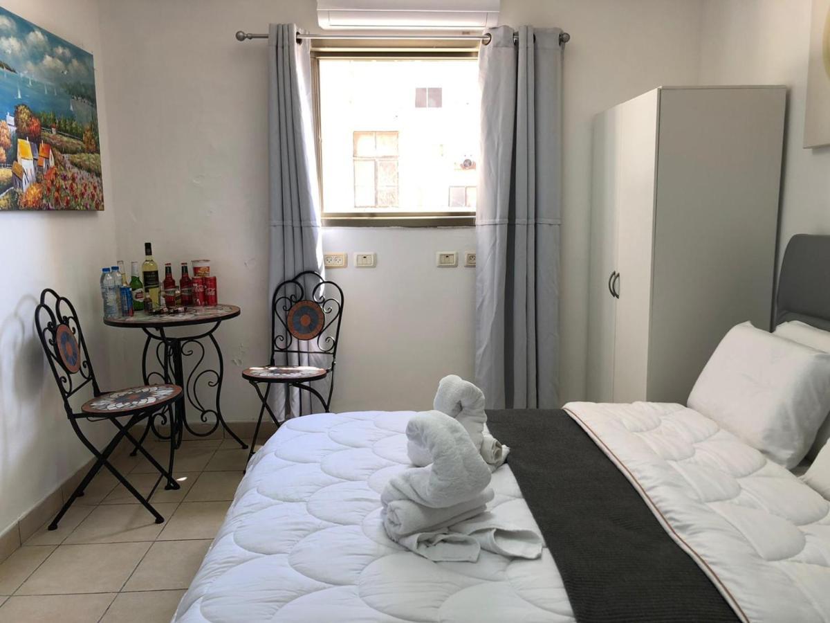 Sea Line Hotel From R&A Group バト・ヤム エクステリア 写真