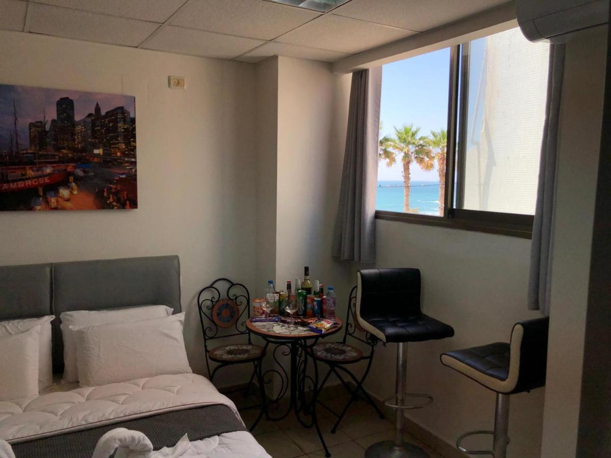 Sea Line Hotel From R&A Group バト・ヤム エクステリア 写真