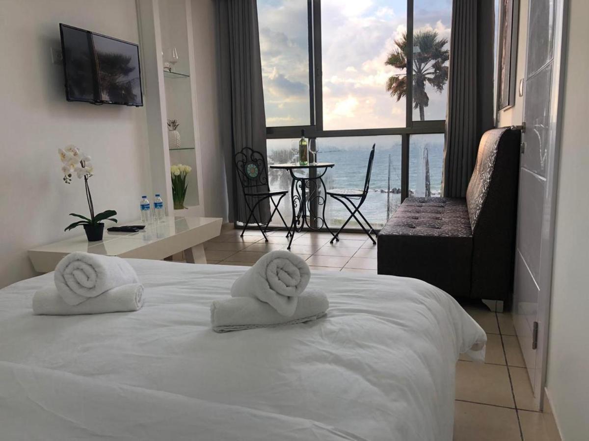 Sea Line Hotel From R&A Group バト・ヤム エクステリア 写真