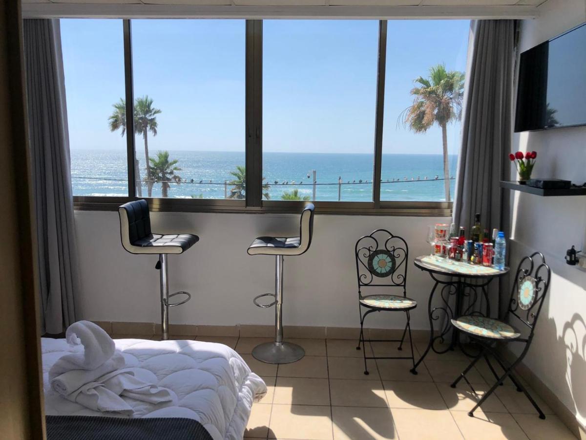 Sea Line Hotel From R&A Group バト・ヤム エクステリア 写真