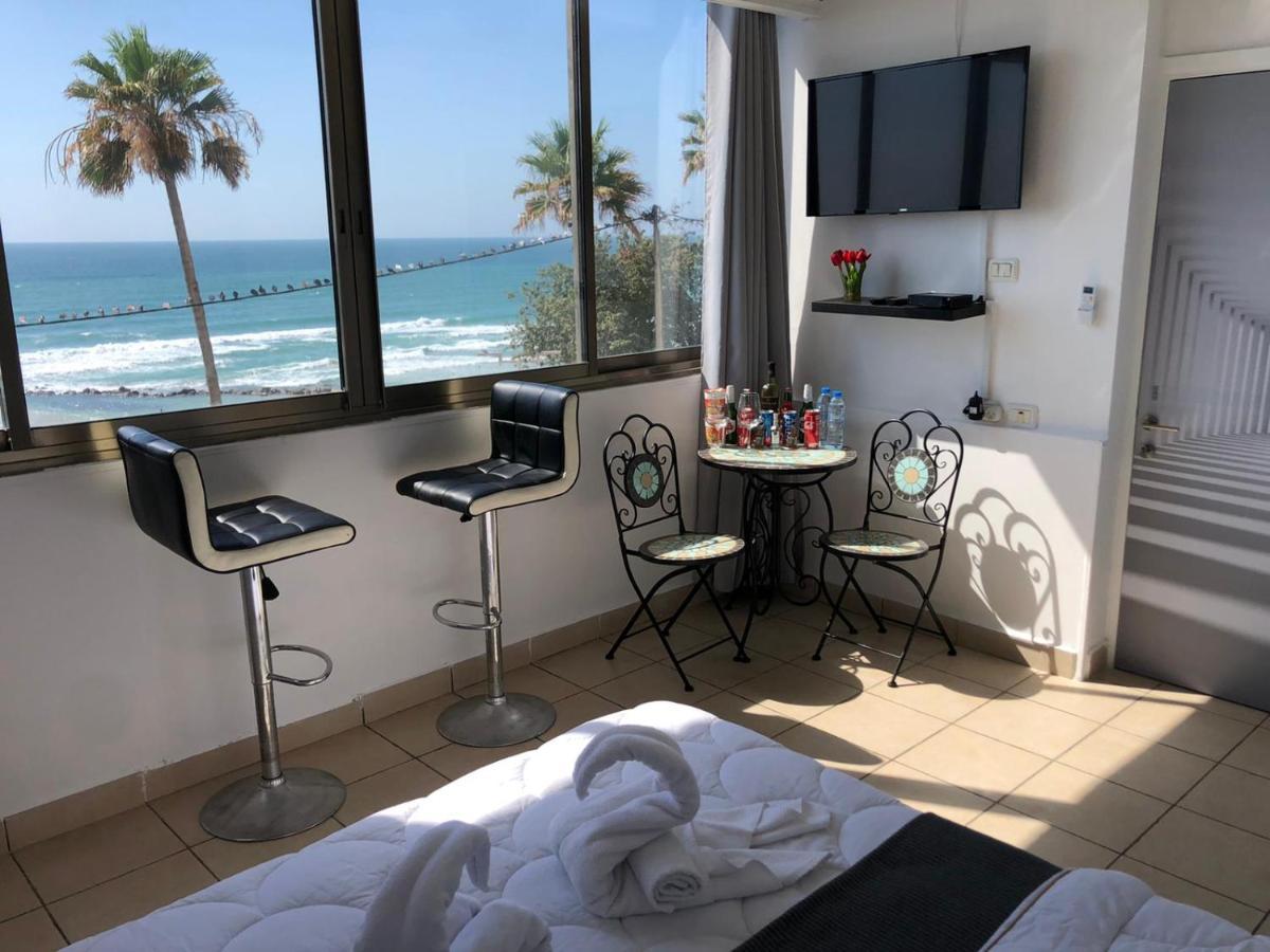 Sea Line Hotel From R&A Group バト・ヤム エクステリア 写真