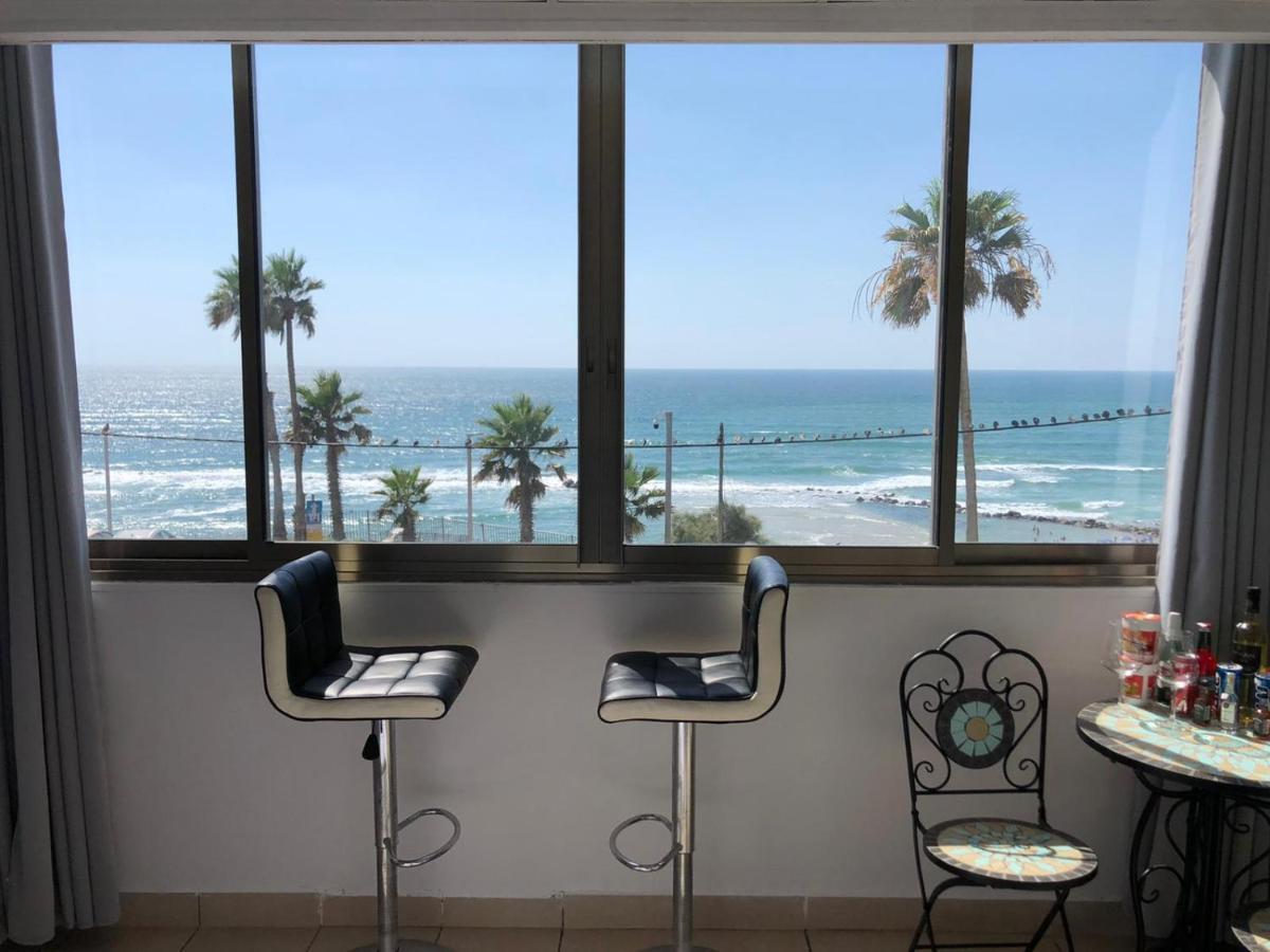 Sea Line Hotel From R&A Group バト・ヤム エクステリア 写真