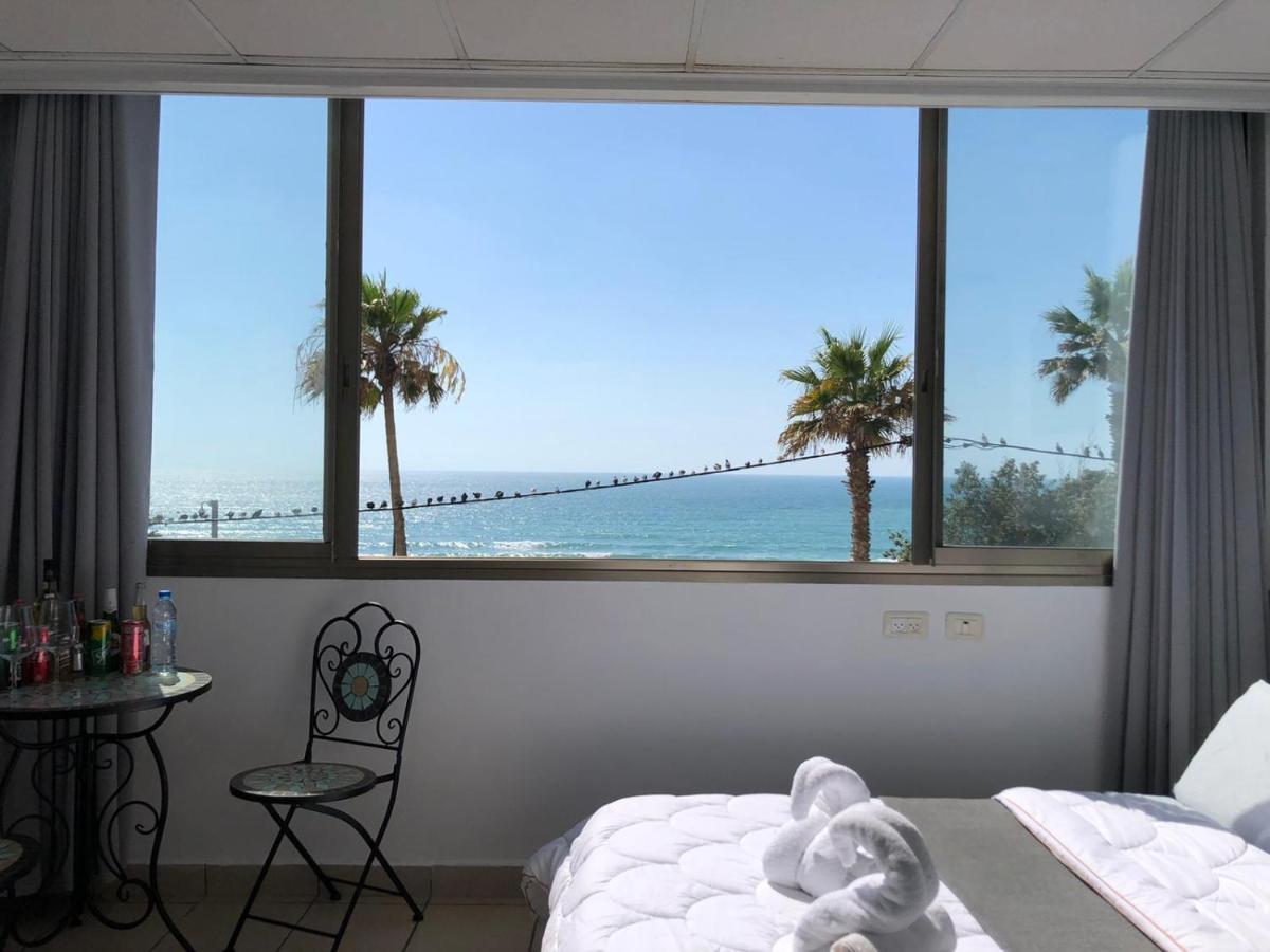 Sea Line Hotel From R&A Group バト・ヤム エクステリア 写真